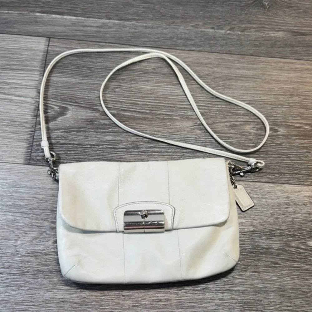 Coach cream Leather Shoulder / Crossbody Bag